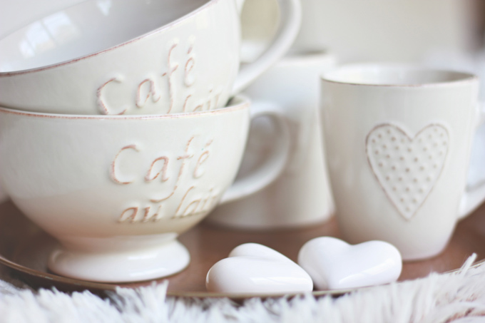 Bowl Café and Mug Café from our Rustic Decorations